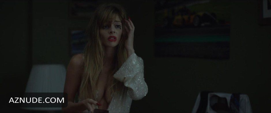 Samara Wiling naked in the cinema