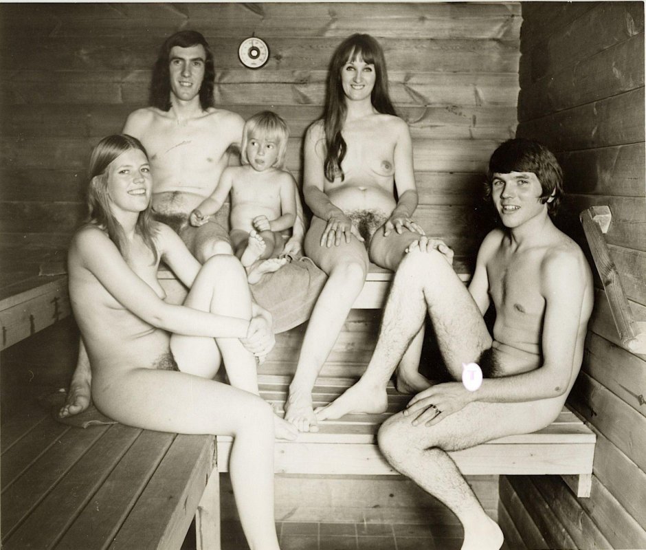 Photo session nude with the whole family