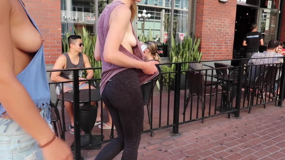 Big Tits Public Brales