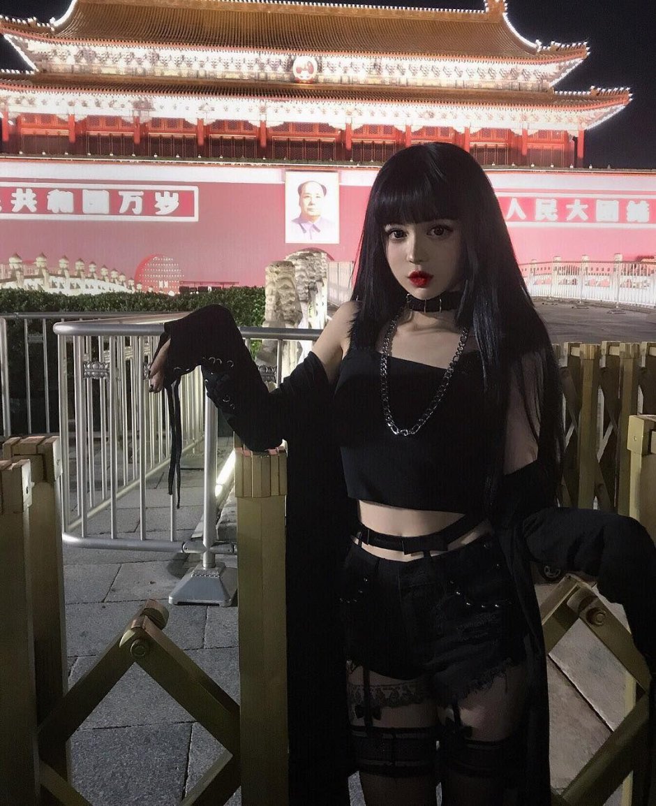 Kina Shen - Live Barbie from China