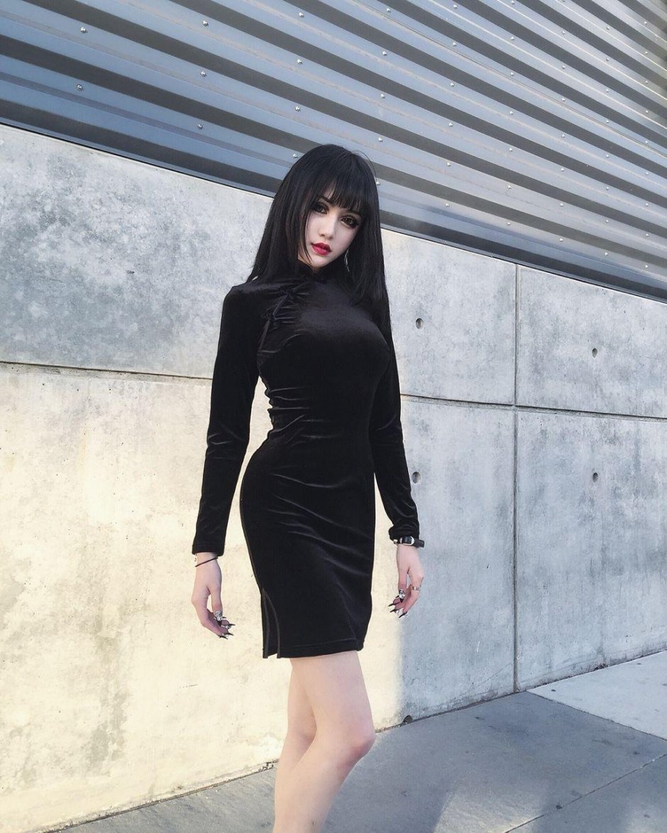 Kina Shen Gothic style