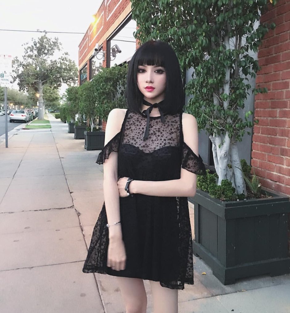 Kina Shen Gothic style