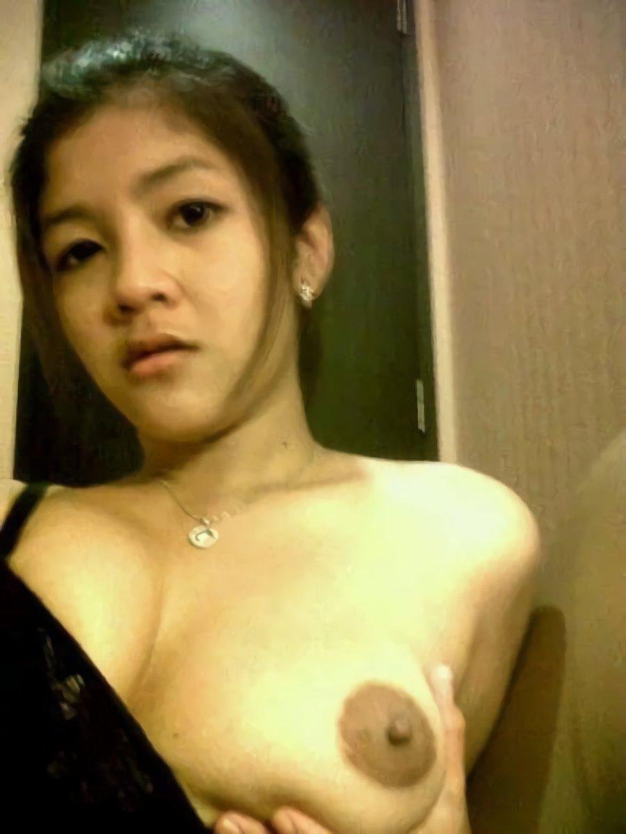 Igo manis pamer toket Selfie Tits