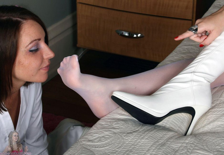 Erin Brown Feet Nylon