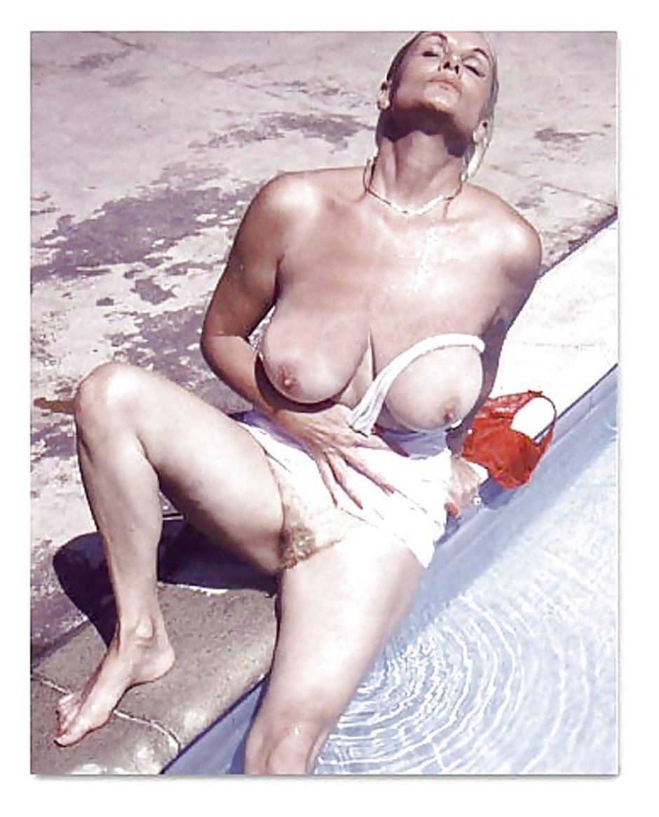 Pornstar Candy Samplez and Helga Sven