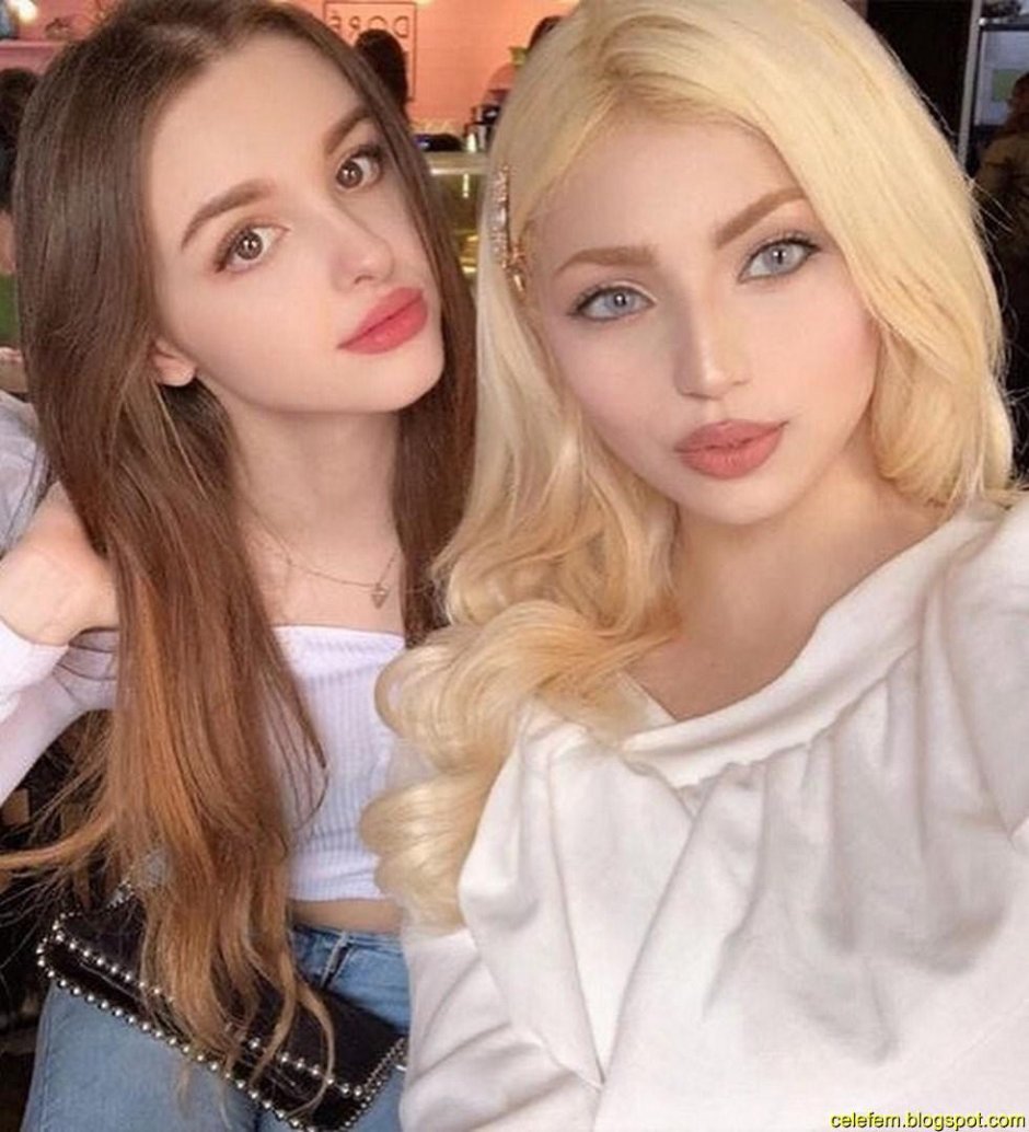 Schwartz twin sisters