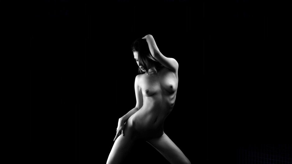 Erotic screensavers on the desktop