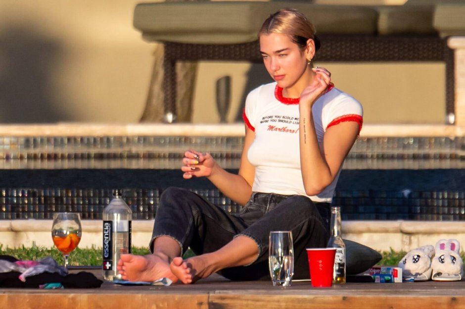 Dua Lipa feet