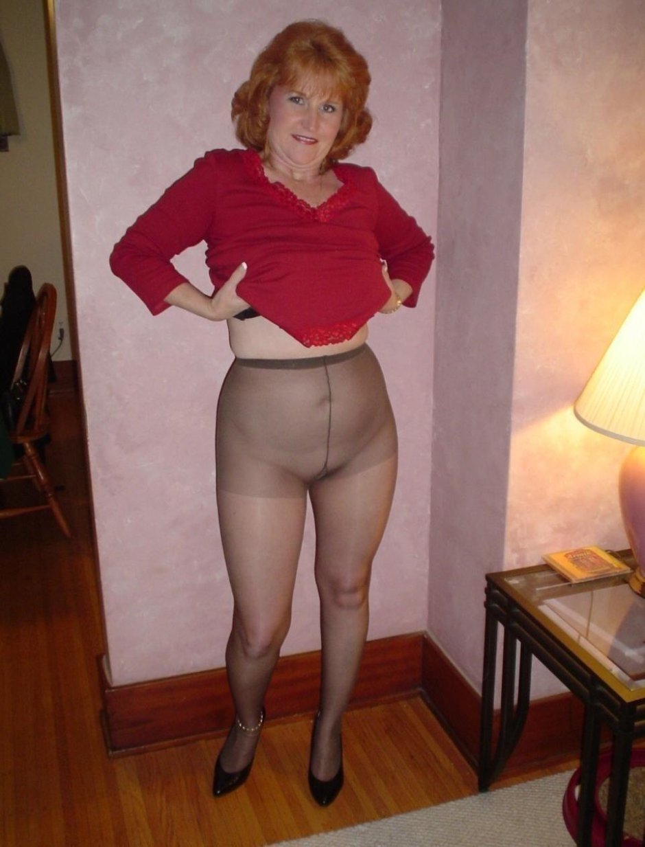 Mature Matyuras in Pantyhose