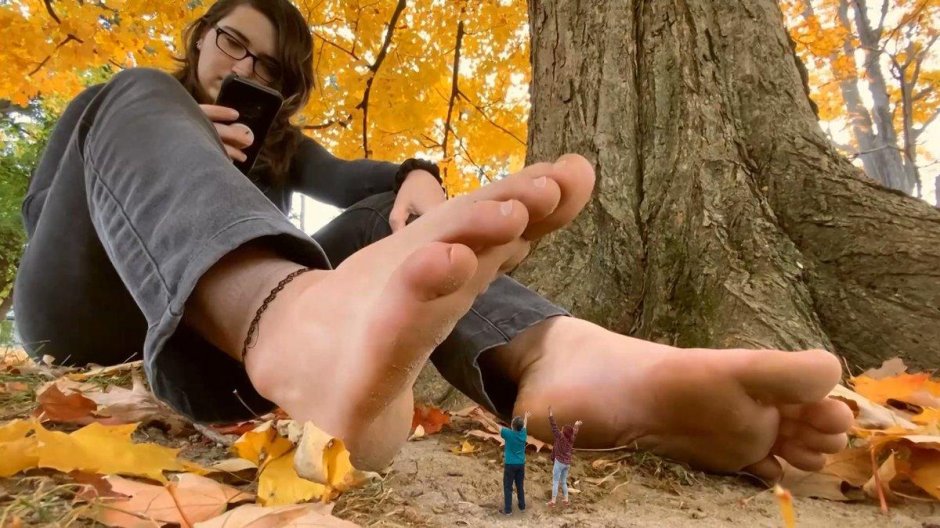 Giantess unaware Sakura