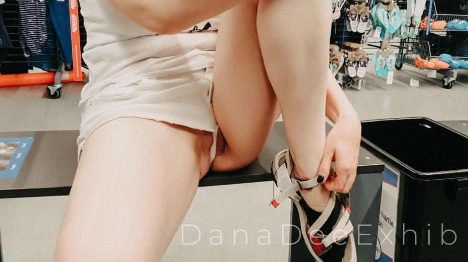 Xxx Walmart Flashing adults