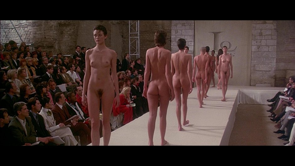 Naked show of mod at school