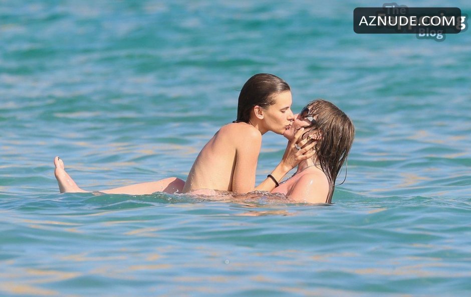 Victoria de angelis poples