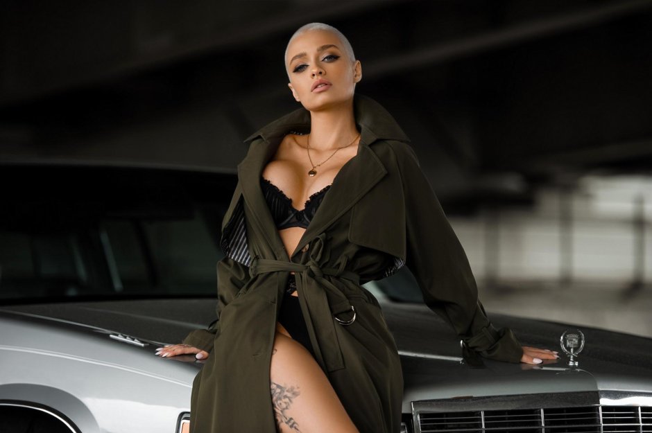 Girl car breasts drive2