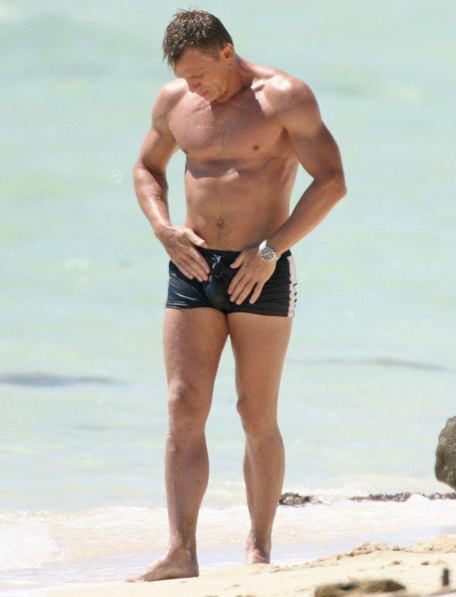 Daniel Craig James Bond Body