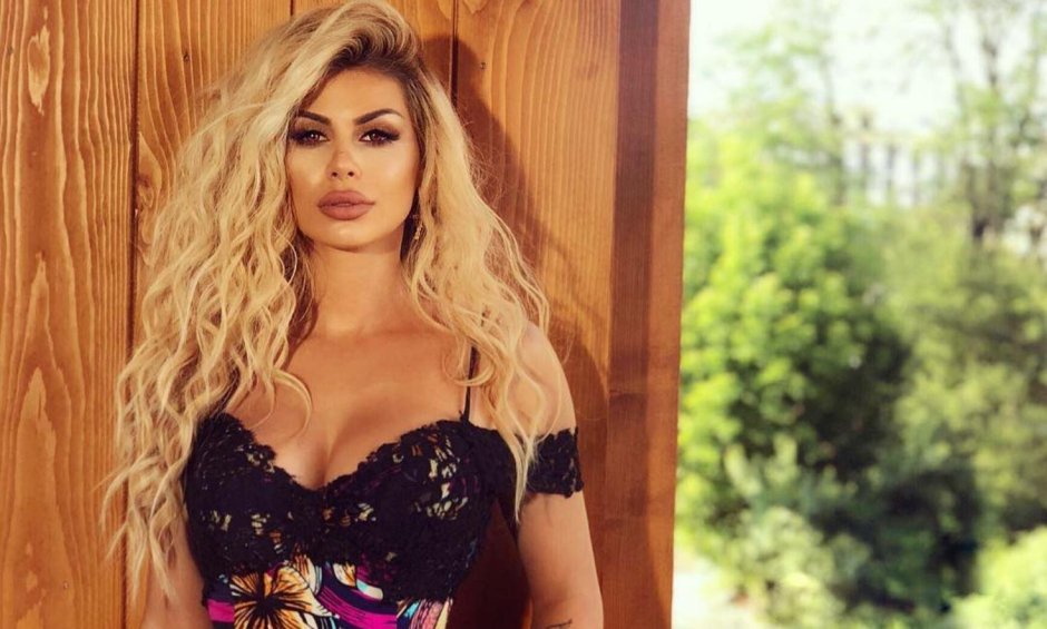 Luana vjollca in dress