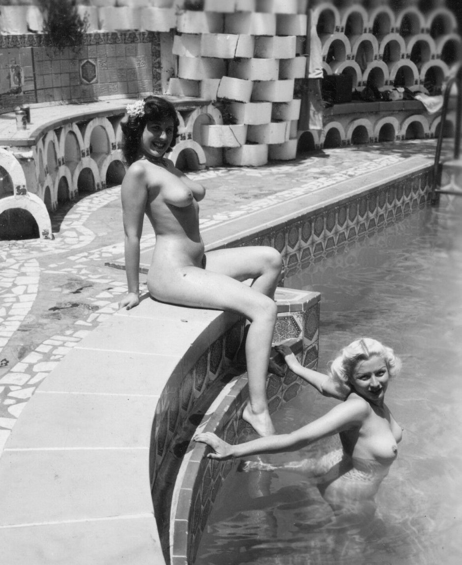 Aculalangists Retro naked