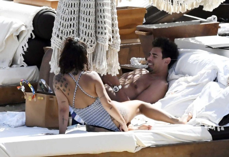 Electra Lamborgin naked