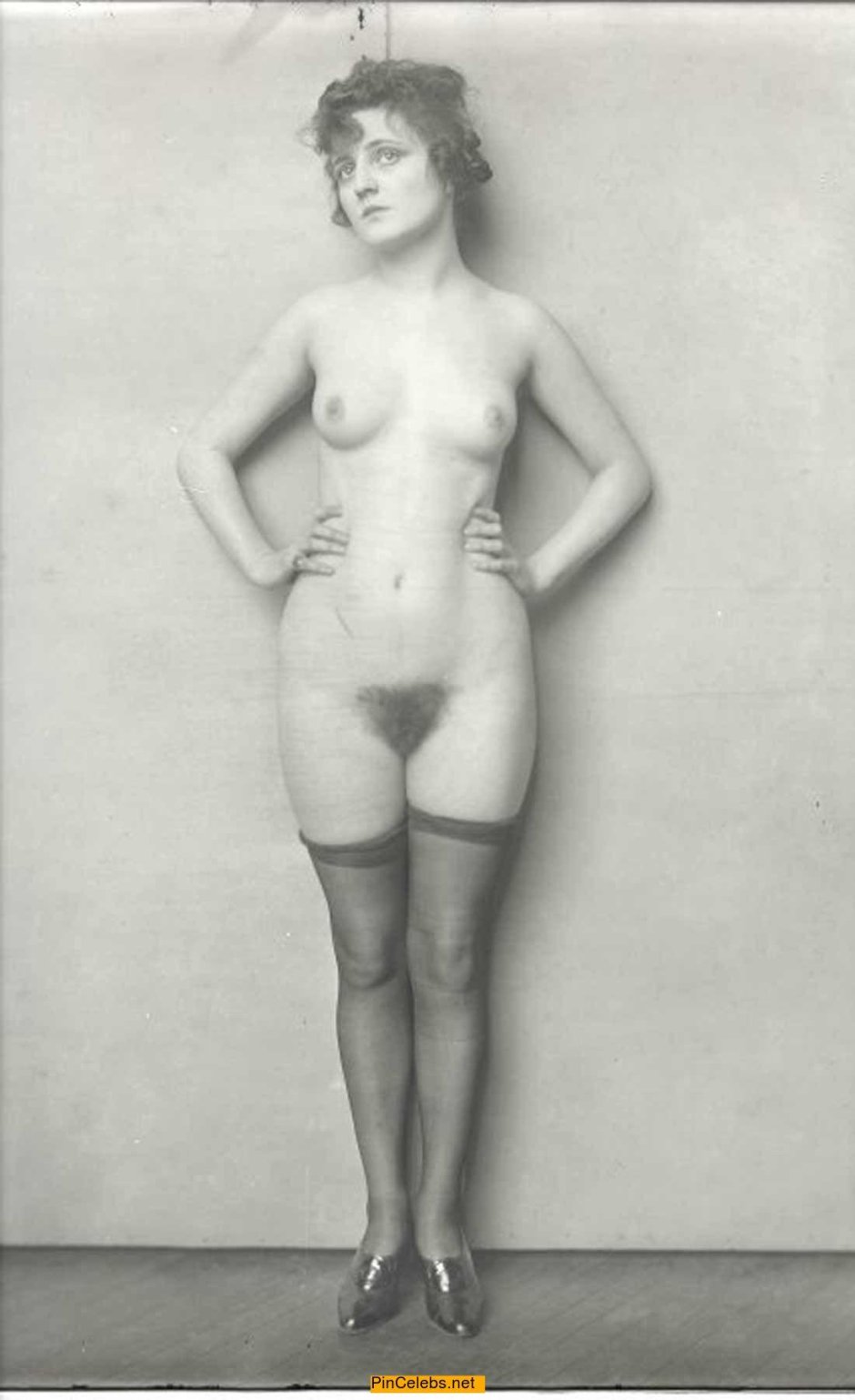Naked women in the past
