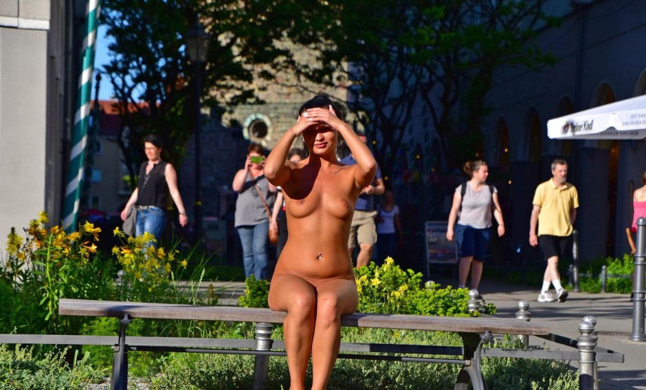 The girl was divided in public