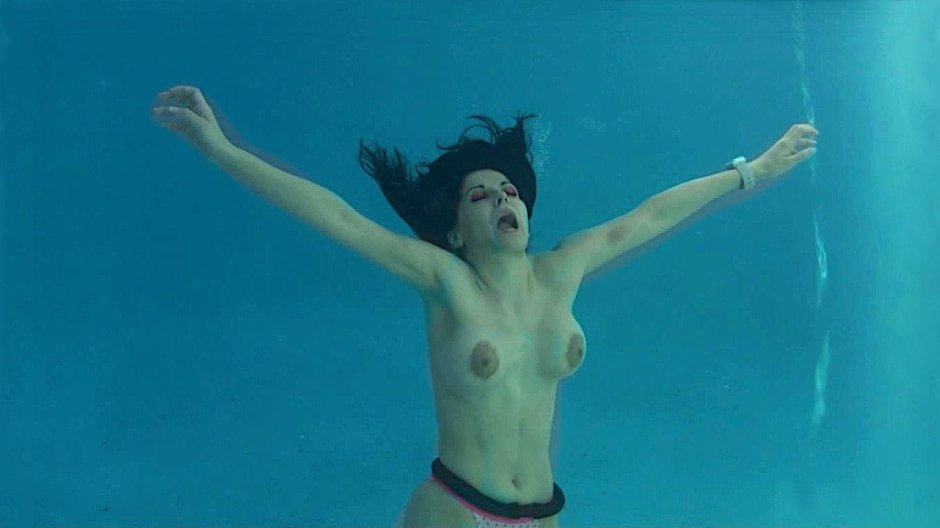 Naked anime girls Drown under Water