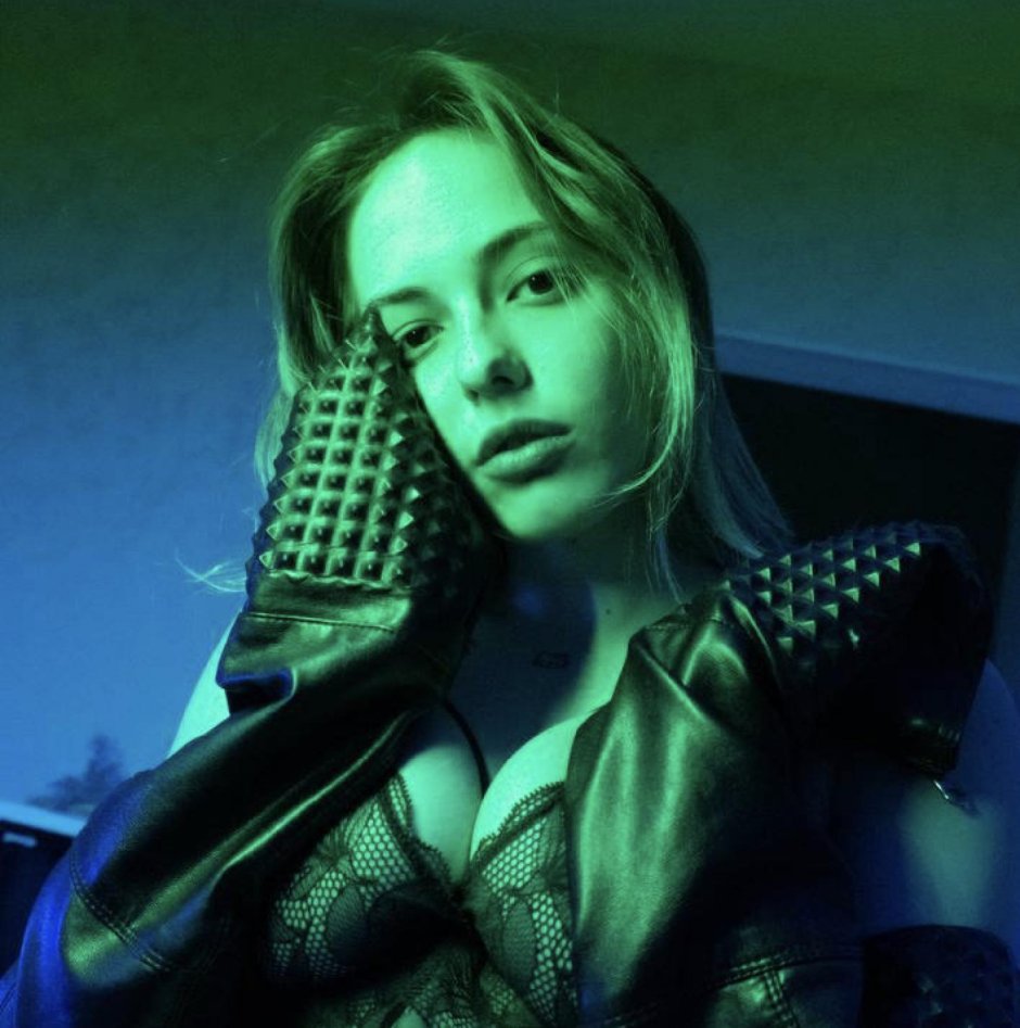 Nikol Koulen Onlifans