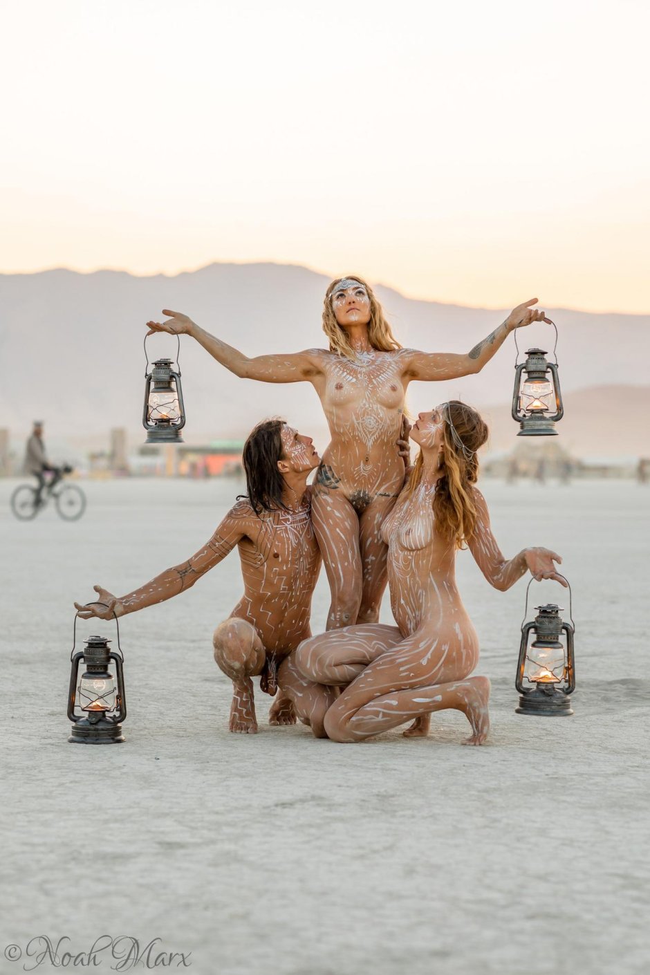 Berning Meng festival Nude