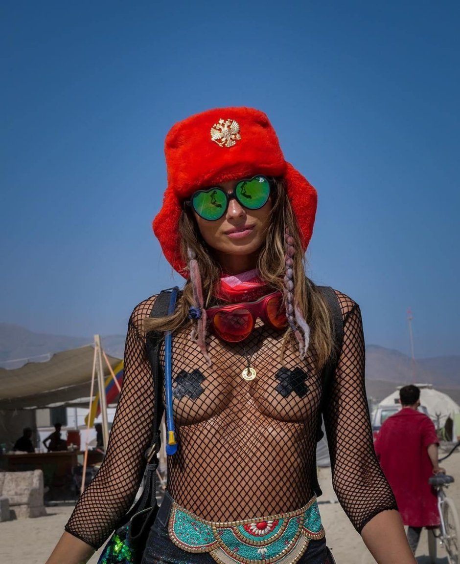 Berning Meng festival Nude Girl