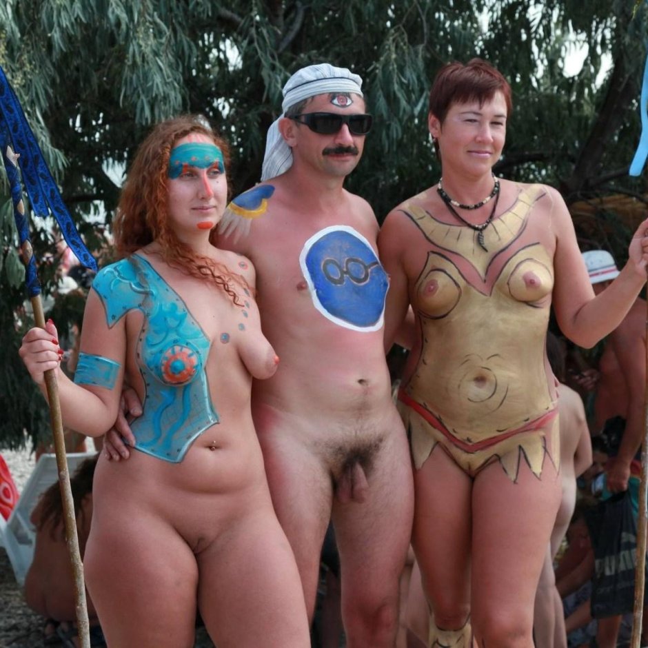 Mad nudist contests