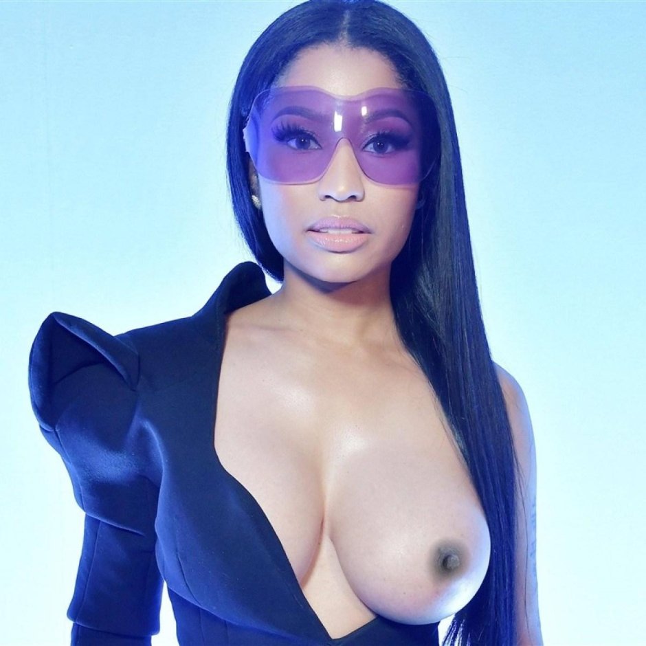 Nikki Minaj naked breasts