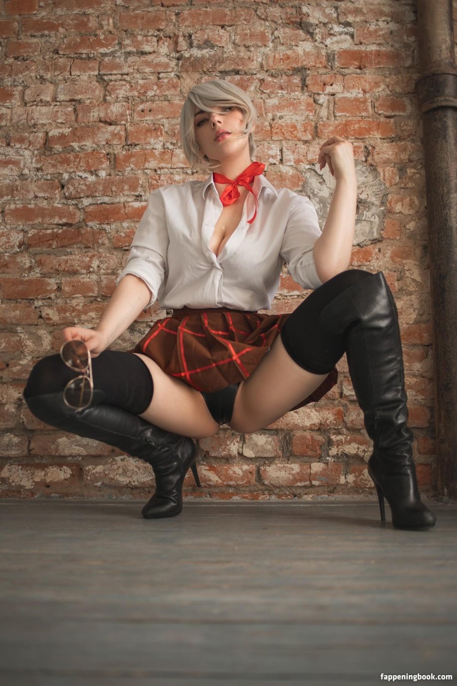 Adamae oniksiya Pluma