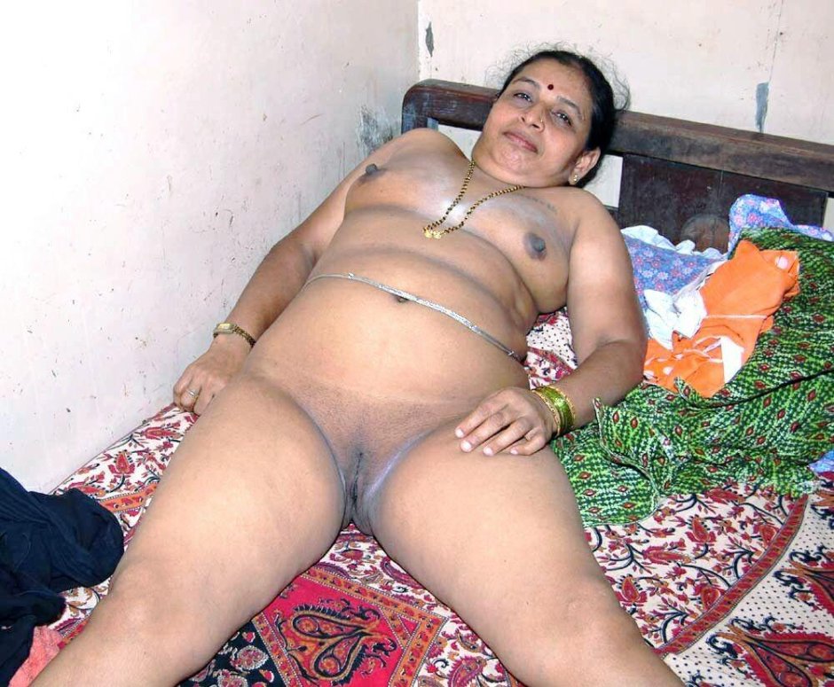Naked elderly Indiang