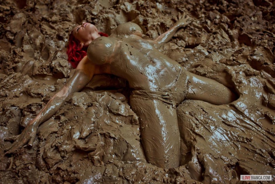 Photoshoots of girls nude in mud