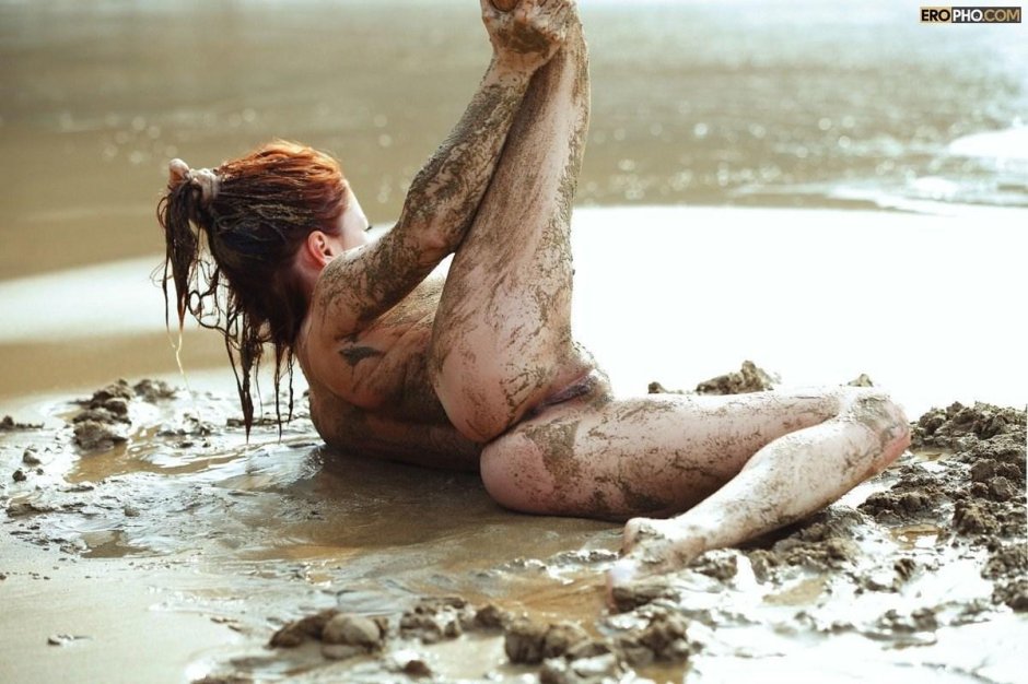 Photo shooting naked in Mud