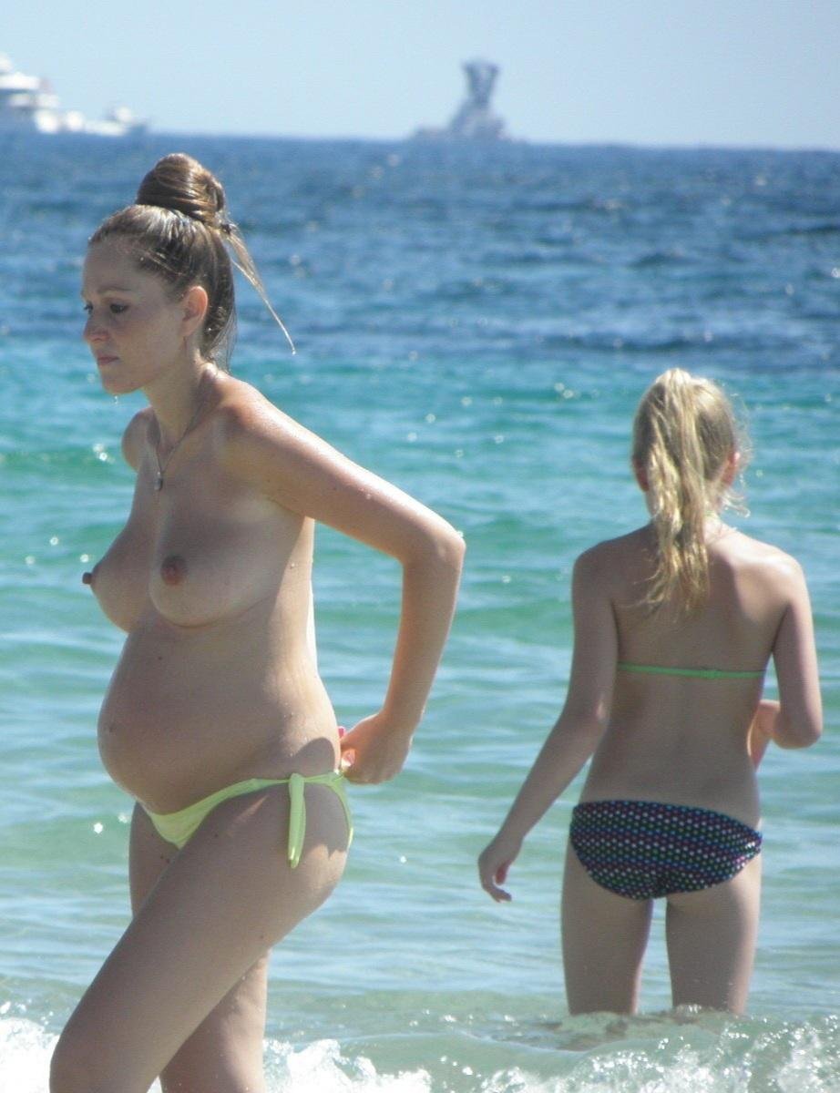 Pregnant wife Toples