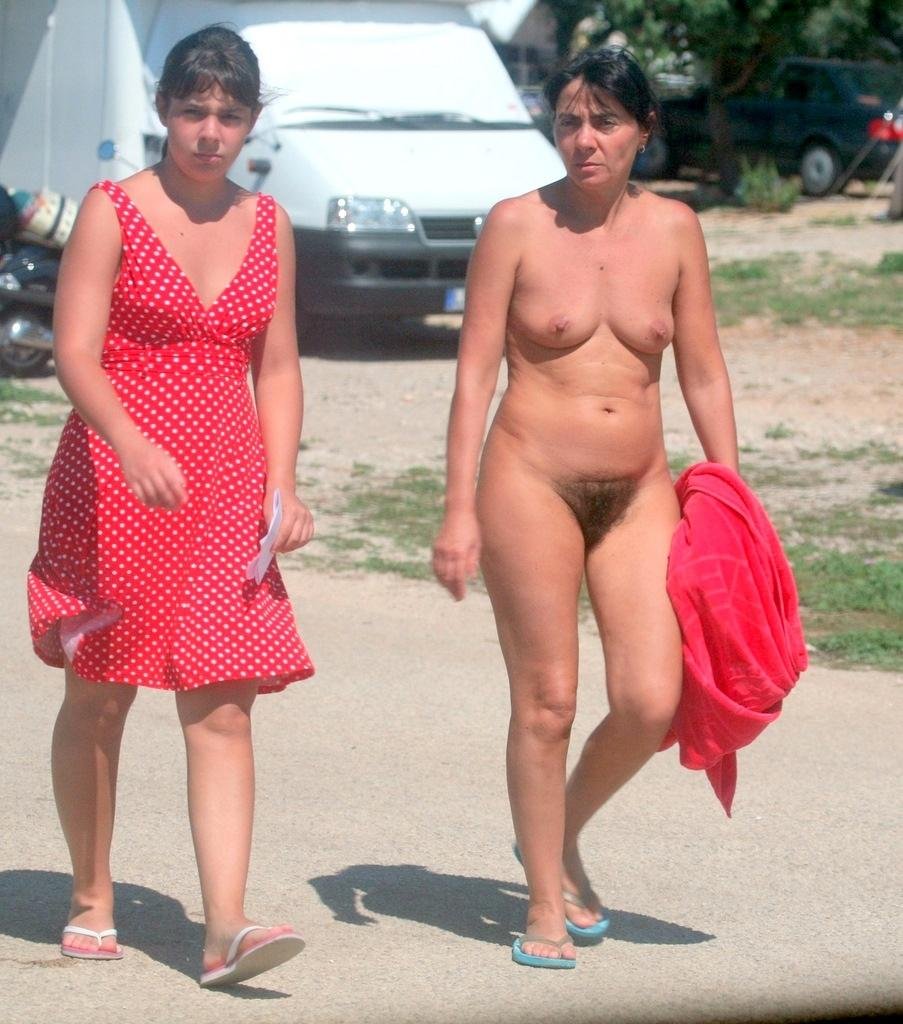 Nuude daughter over -large F