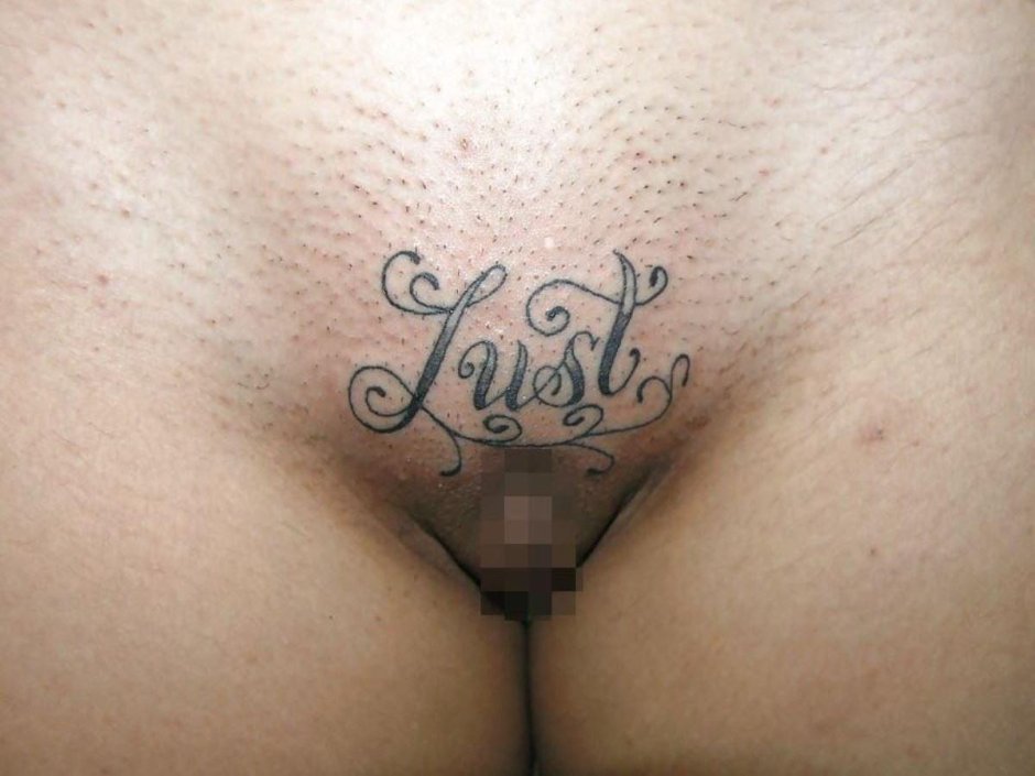 Female tattoos on the pubis